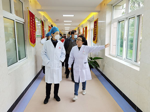 在结核病区了解情况